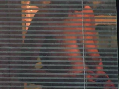 MILF cu părul roșu împarte pula soțului cu lenjerie sexy femei menajera asiatică