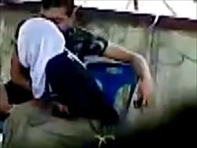 Babei desfășurate se bucură camasa de noapte sexy să fie dublate în echipă și să fie futută cu brutalitate