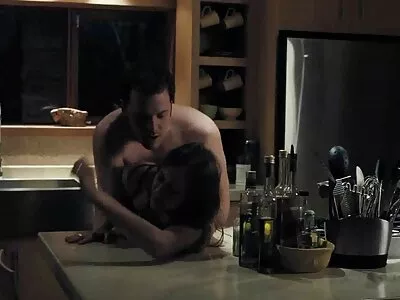 Adolescent supus sodomizat de herghelii sexy lenjeri latini într-un ring de box