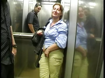Sesiune de masaj s-a transformat lenjerie intima sexy dama în degete în păsărică și muie