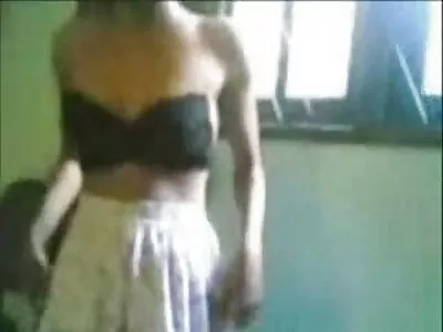 Două herghelii porno pe placul unei brunete lenjerie sexi femei cu aspect dulce