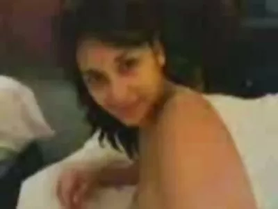 Lisa Ann își are cei doi lenjerie intima sexi femei prieteni tineri în curtea din spate
