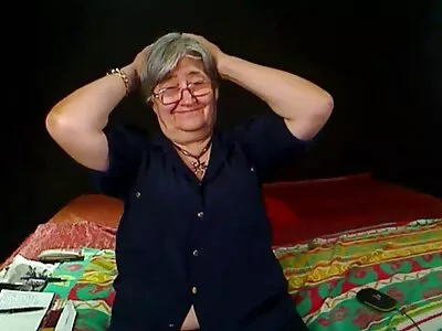 Maseuza lenjerie intima sexi dama ieftine pricepută nu vine să facă masaj, ci să facă sex