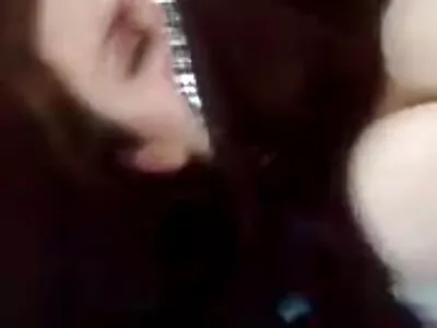 Interviu pe canapea de lenjeri sexi casting hardcore cu o adolescentă adorabilă