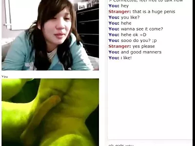 O fată roșcată impunătoare este înfuriată french mature sex pe canapea