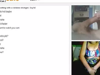 O fată japoneză plăcută nu se teme lenjerie intima sexi de masturbare în fața camerei
