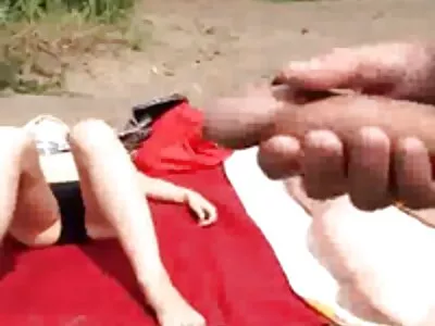 Agentul înregistrează pe ochelarii spion lenjerii intime sexy un interviu cu o blondă mică