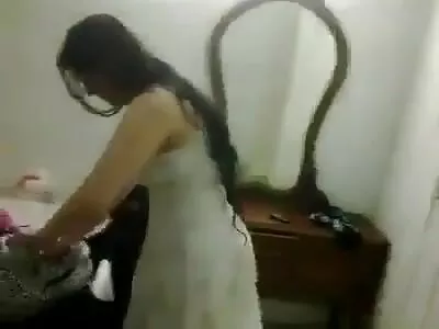 Penisul mare lenjerie intima sexi negru și păsărica strânsă a mulatului sunt împreună