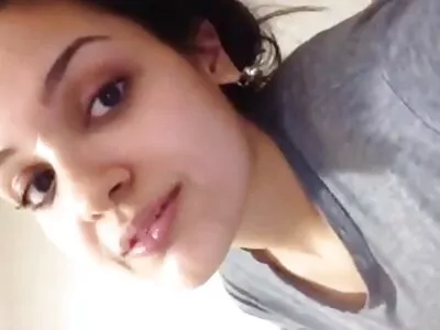 Roșcată face sex în poziția inversă de sex cowgirl în video sex mature natură