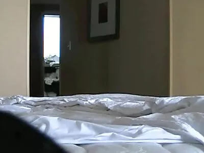 Draga cu părul scurt vrea să călărească un lenjerie intima sexy ciocan mare