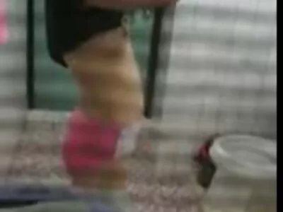 Curva asiatică lenjerie sexi dama păroasă tatuată este futută pe masa de masaj
