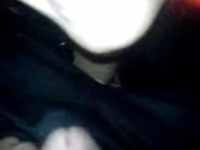 Cățea canadiană sexy în top sex older xxx alb se bucură de călărirea cocosului în fața camerei