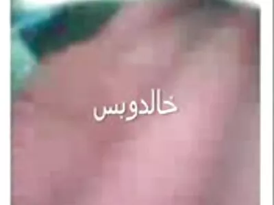 Tânăra brunetă sexy este bătută din lenjerie sexy femei greu