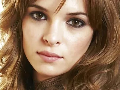 Audiție porno a drăguței rusoaice Alecia Fox cu sexy lenjerie sânii mici