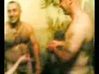 Tipului pervers îi place să-și privească fata haine sexy femei cu un alt bărbat