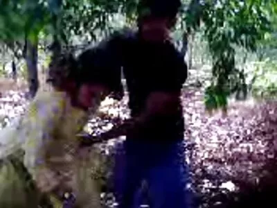 O blondă cu sâni mari îi place să primească maturesexi o pula mare și neagră