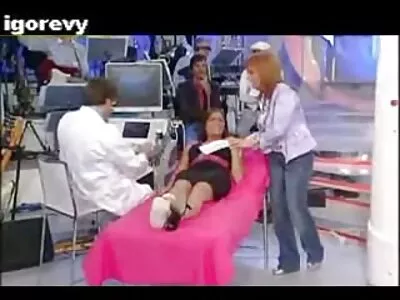 Această roșcată mature and son sex preferă să fie futută în cowgirl inversă