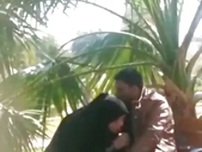 Desfrânata poftitoare are doi lenjerii sexi dama ieftine bărbați în același timp