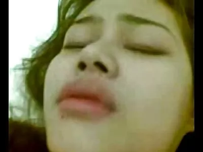 Babysitter-ul își lenjerii sexi termină toată munca pentru ziua și ia un cocoș la păsărică