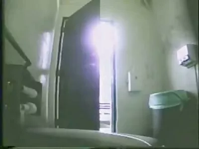 Tipul nu poate rezista tentației de a o dracu haine sexi pe o uimitoare mamă vitregă brunetă