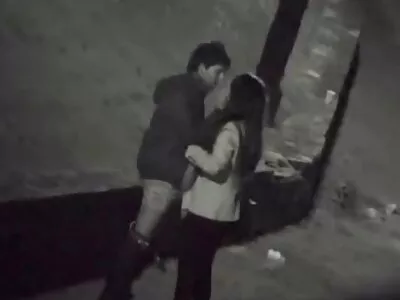 Lecții de sex chiloti sexi oferite adolescentului de iubitul care se prostește cu ea