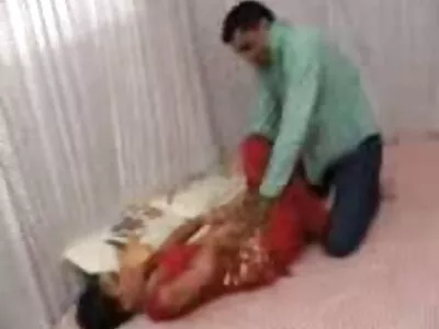 O iubită mature sexi hd bustină călărește o tijă mare după ce a făcut o muie udă