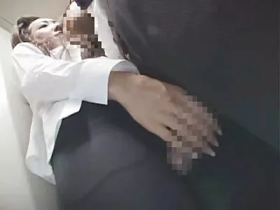 Femeie minunată cu sâni mici suge penisul fratelui sexcu mature ei vitreg
