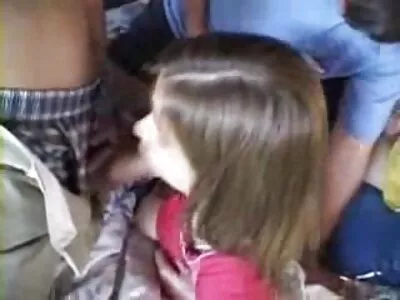Felul în care această doamnă puma are grijă de lenjerie sexy rosie sonul lui lung este uimitor