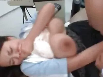 Lesbiana matură are omologul ei mai tânăr și lenjerie sexy ieftina este pe deplin angajat