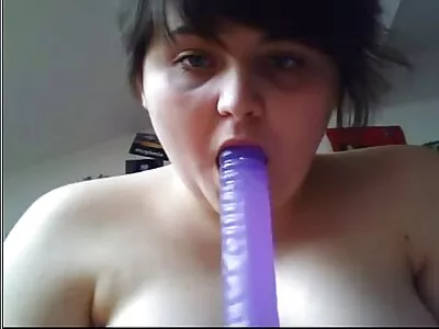 O fetiță rafinată lenjerie femei sexi bea un cocoș și se lasă futută tare